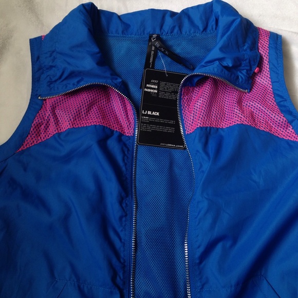 LJ Black Vest - Picture 3 of 8